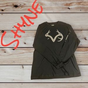 Realtree  long sleeve shirt large - good condition
